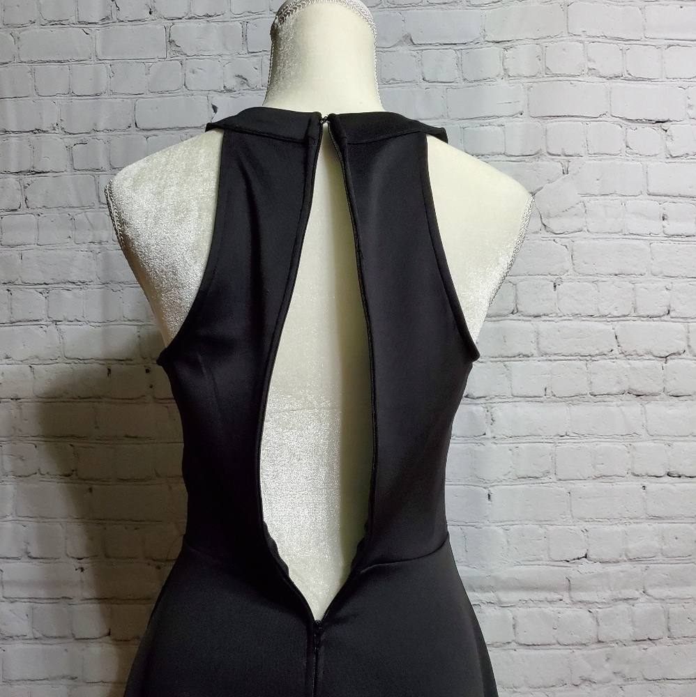 Dress - Picture 3 of 4